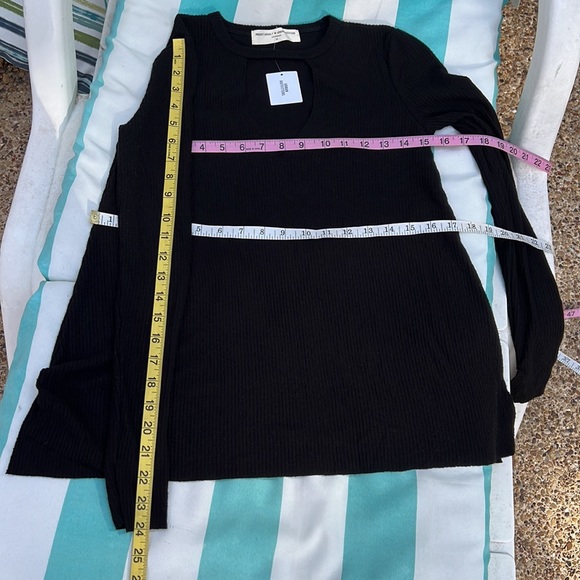 NWT Urban Outfitters Project Social T, Black Cut out Neck Sweater Size XS - Picture 8 of 11